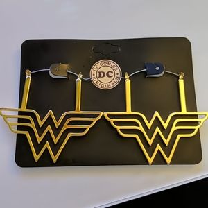 DC Comics Wonder Woman hoop earrings